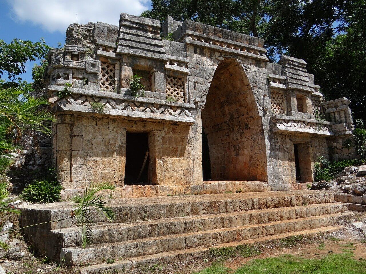 Древние постройки Майя